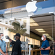 Illustration for article titled Apple Recloses 10% of US Stores Following Spike in Covid-19 Cases